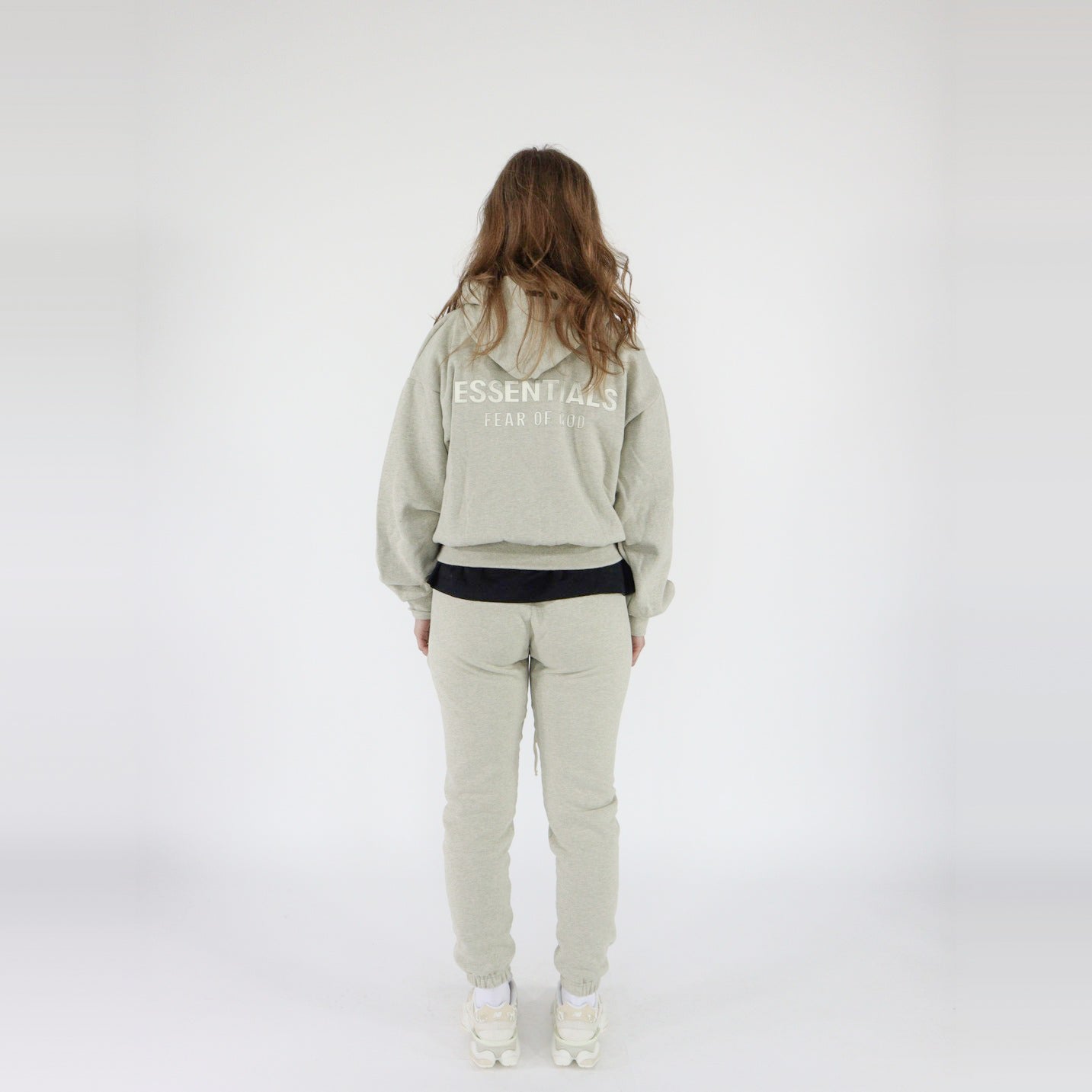 pikastore.cz - Fear of God Essentials S25 Hoodie Heather Stone + S25 Sweatpants Heather Stone SET-Bundle-pikastore.cz-pikastore.cz