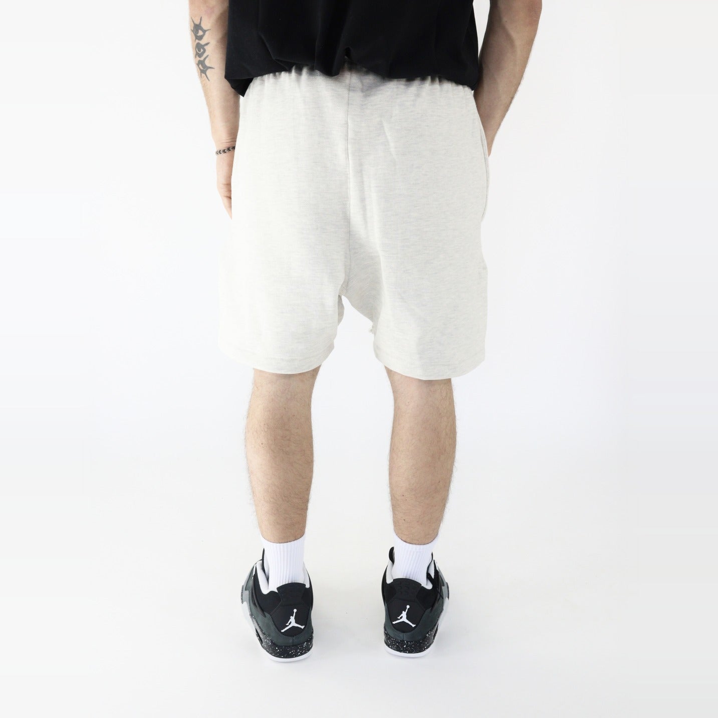 Fear of God Essentials S22 Shorts Light Oatmeal - PIKASTORE-Fear of God-pikastore.cz