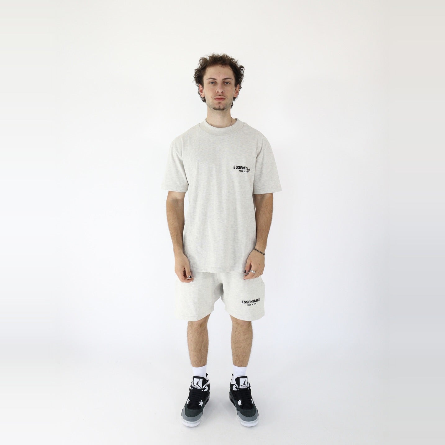 Fear of God Essentials S22 Shorts + S22 T-Shirt Light Oatmeal - SET-Bundle-Fear of God-pikastore.cz