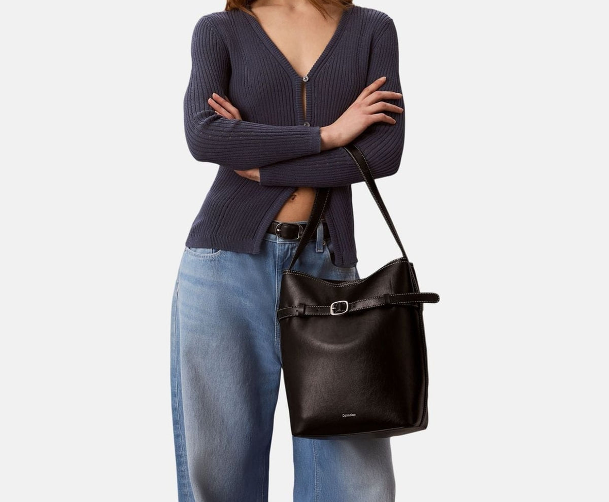 Calvin Klein Bucket bag Black – laukku – kuva 3/3