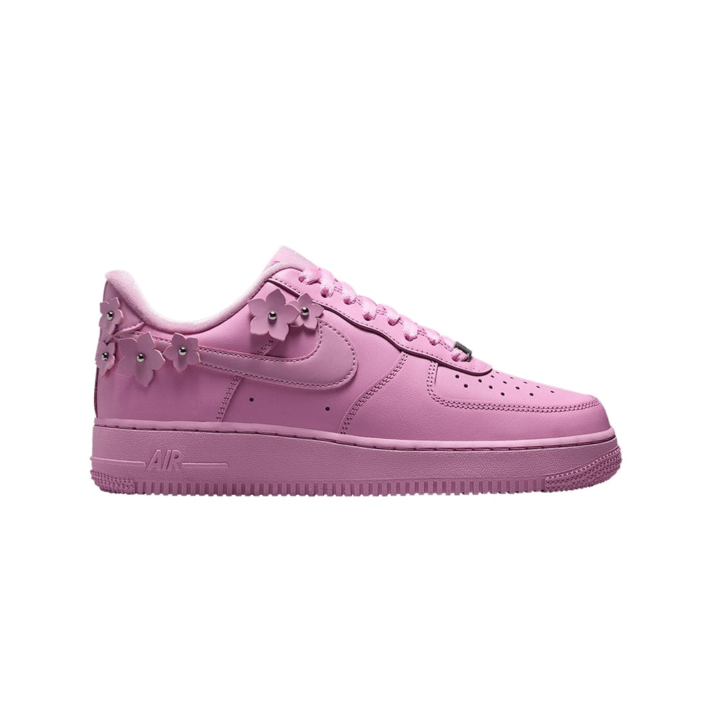 Nike Wmns Air Force 1 07 Pink Foam Metallic Silver – tenisky, stříbrná