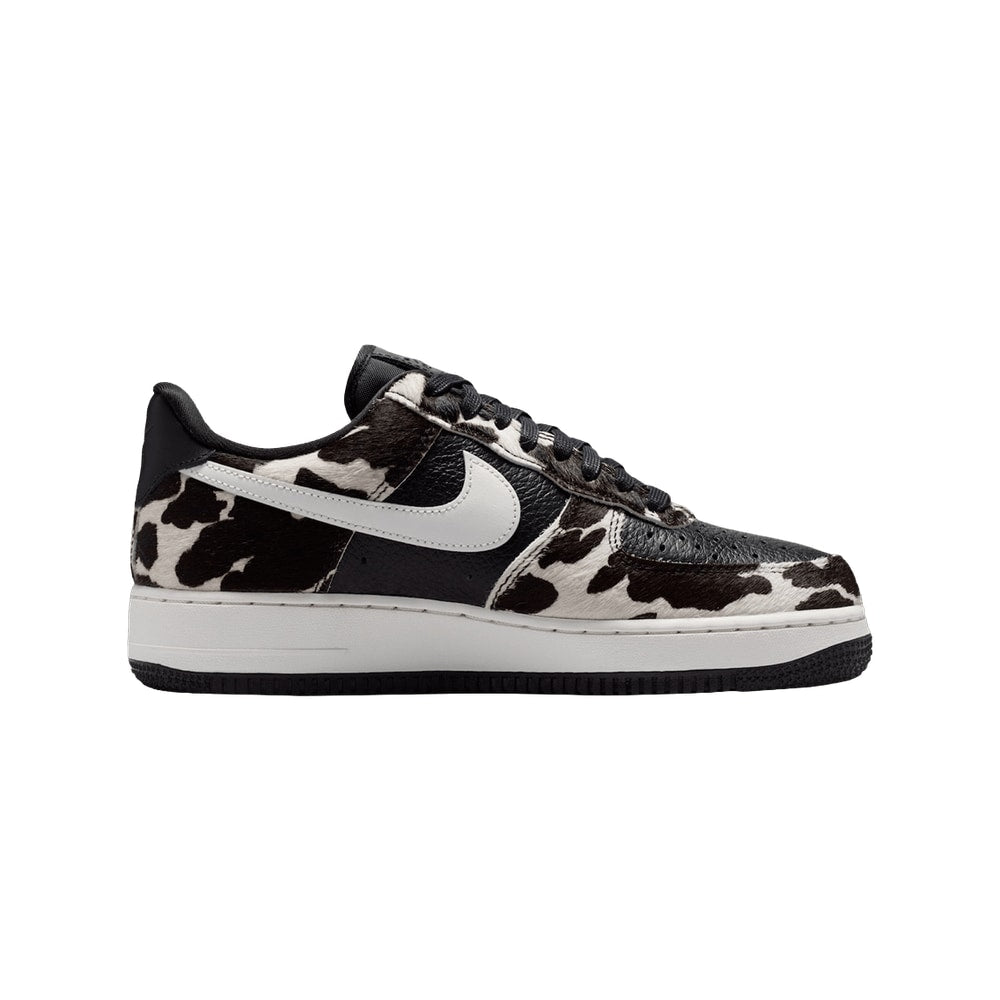 Nike Wmns Air Force 1 Low Cow Print Black – sneakers, vit