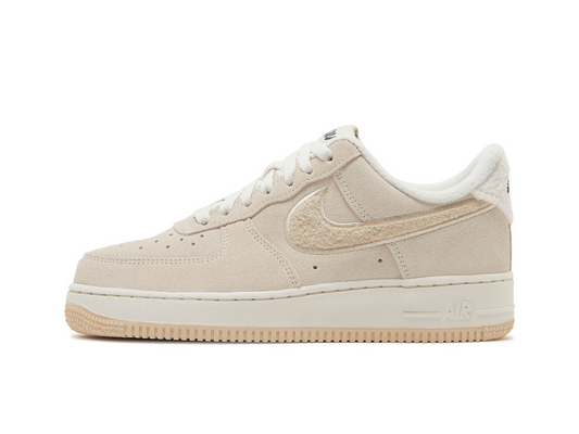 Nike Wmns Air Force 1 07 SE Sanddrift Sherpa