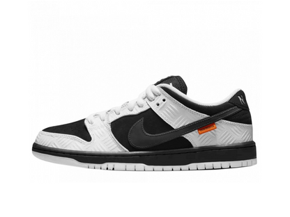 Nike SB Dunk Low TIGHTBOOTH