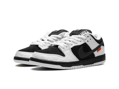 Nike SB Dunk Low TIGHTBOOTH