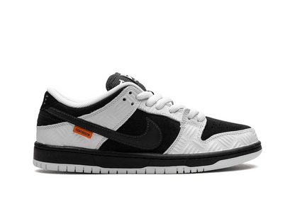 Nike SB Dunk Low TIGHTBOOTH