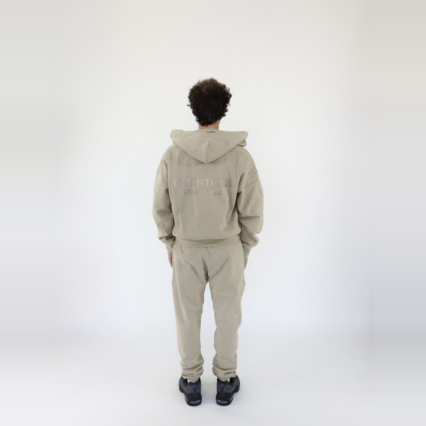 pikastore.cz - Fear of God Essentials S25 Zip-Up Hoodie Timber + S25 Sweatpants Timber SET-Bundle-pikastore.cz-pikastore.cz