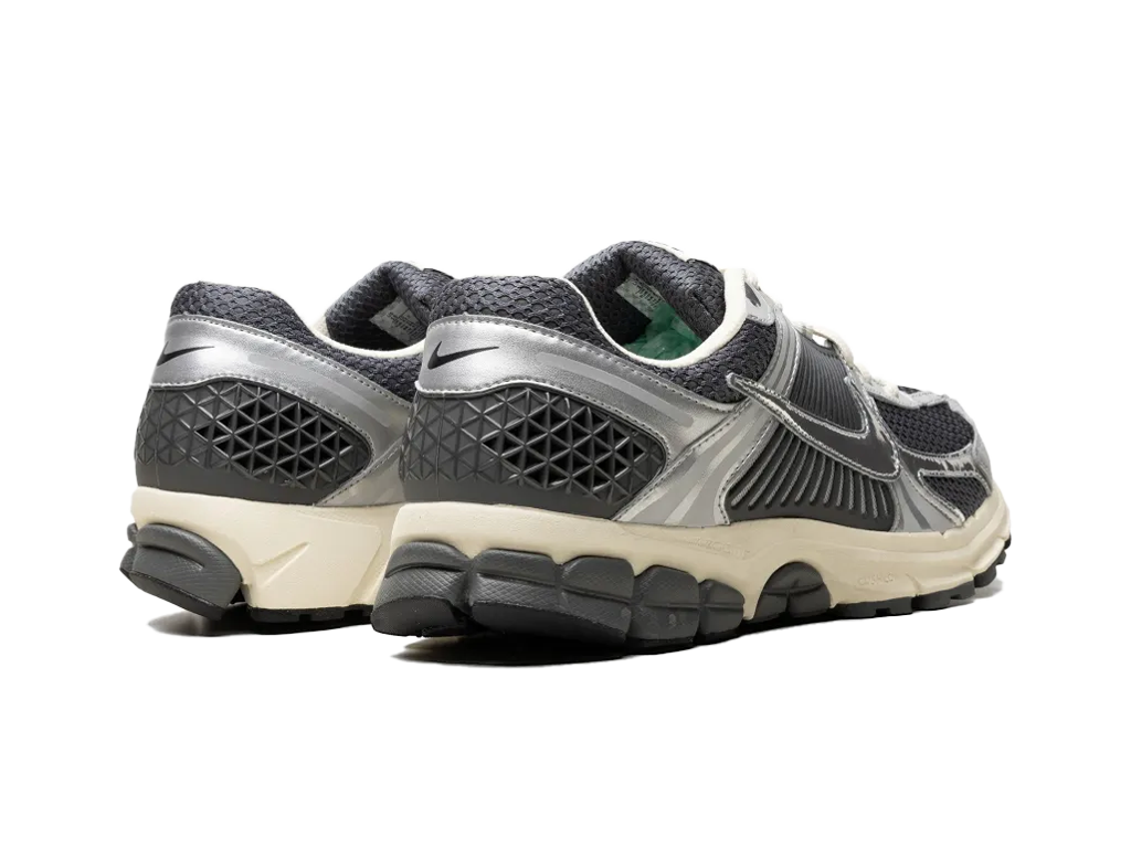 Nike Zoom Vomero 5 Iron Grey Chrome-Nike-pikastore.cz