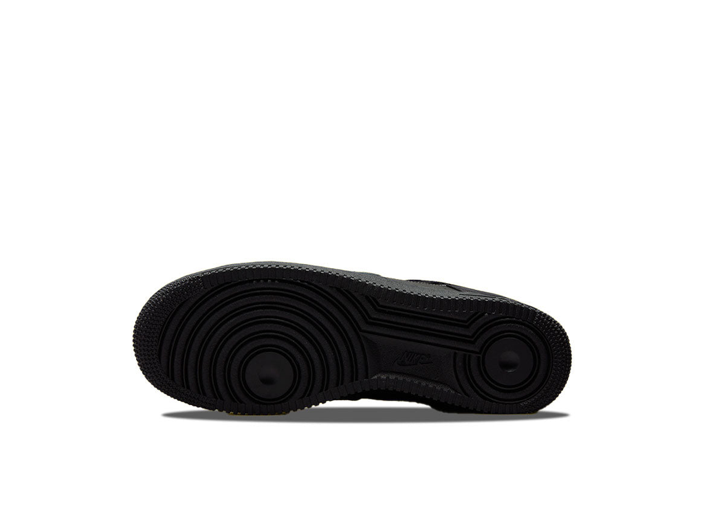 Nike Air Force 1 Low Cut Out Swoosh - Black-Nike-pikastore.cz