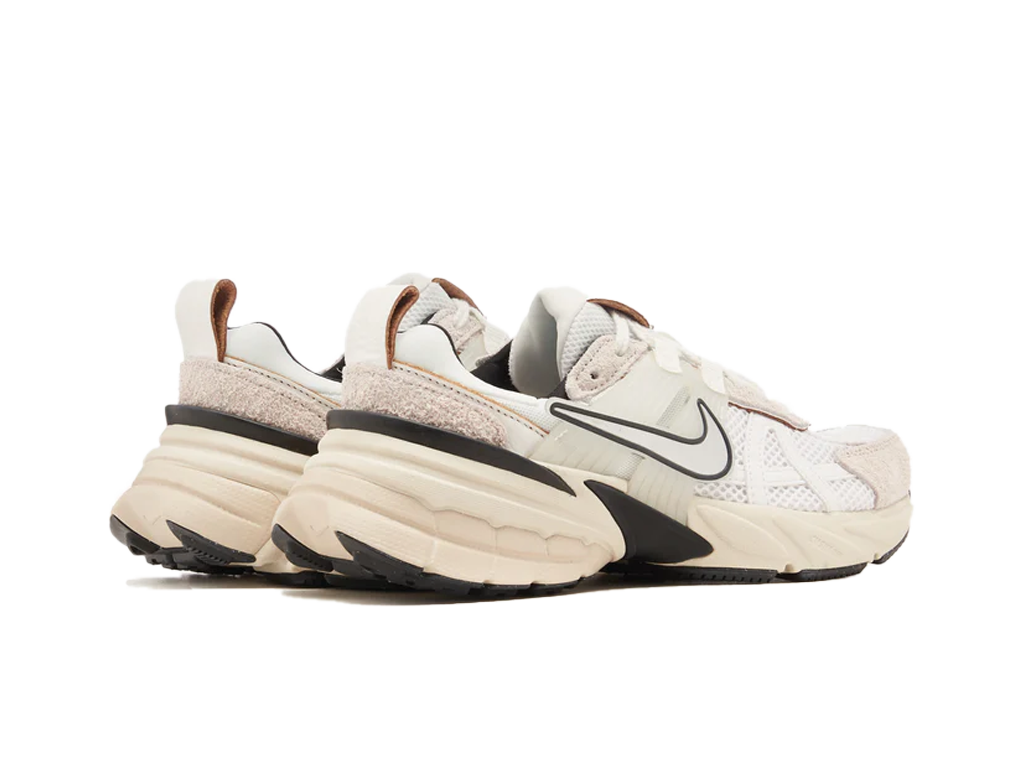Wmns V2K Run White Light Orewood Brown-Nike-pikastore.cz